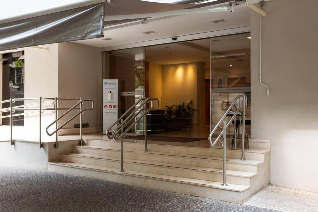 Com Servicos, Na Regiao De Sp Apartamento São Paulo